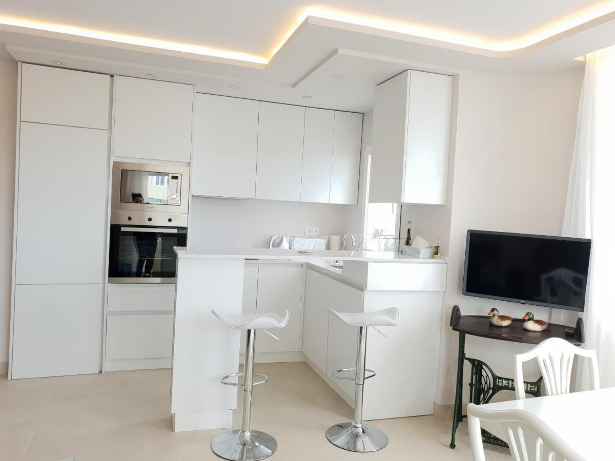 Fantastic Apartment In Front Of The Sea & Marina 埃斯特波纳 外观 照片