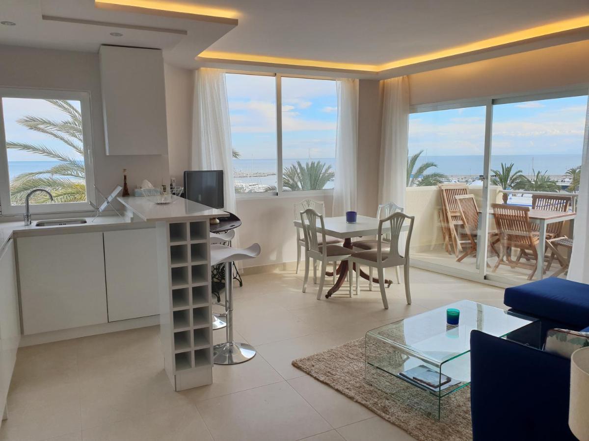 Fantastic Apartment In Front Of The Sea & Marina 埃斯特波纳 外观 照片