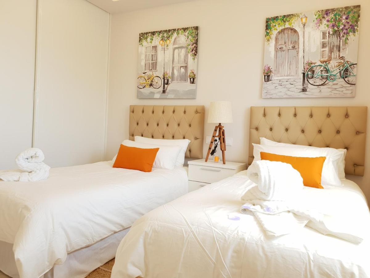 Fantastic Apartment In Front Of The Sea & Marina 埃斯特波纳 外观 照片